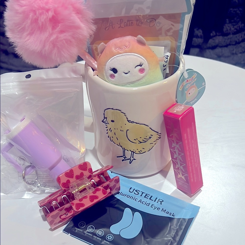 Cute Chick Rae Dun Mug includes Jeffrey Star LipStick & More